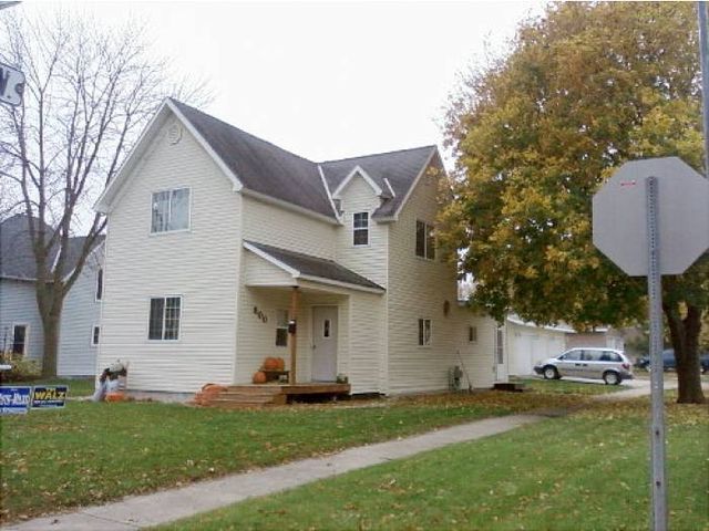 800 2nd Ave SW, Wells, MN 56097