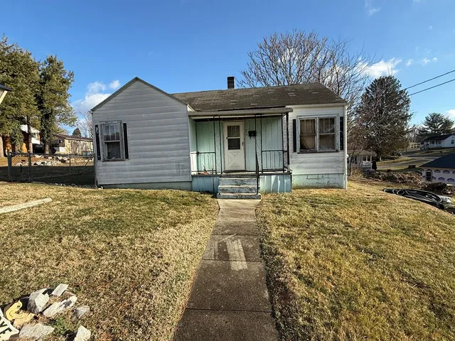 770 S  5th St, Wytheville, VA 24382