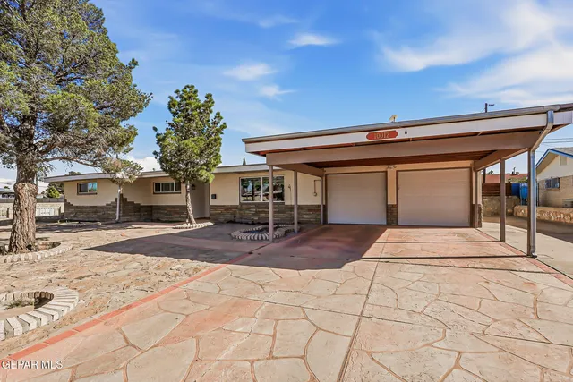 10012 Singapore Ave, El Paso, TX 79925