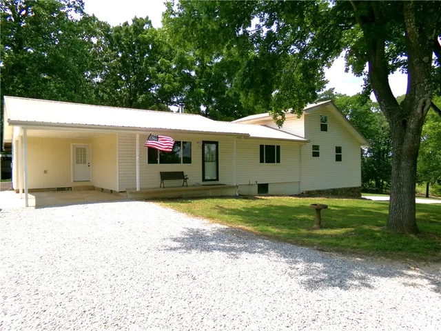 4405 Sunset Ln, Everton, AR 72633