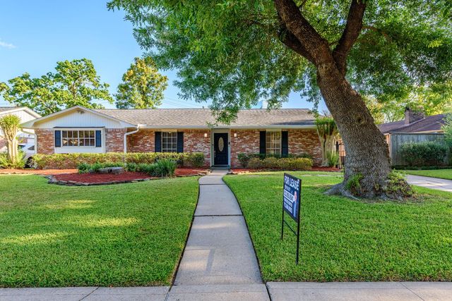 10715 Wickersham Ln, Houston, TX 77042