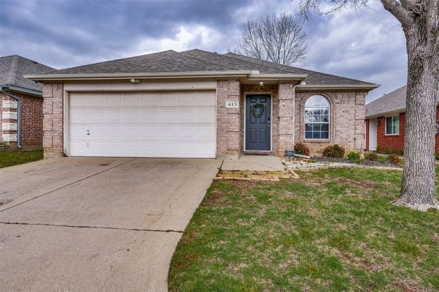 413 Horse Shoe Dr, Euless, TX 76039
