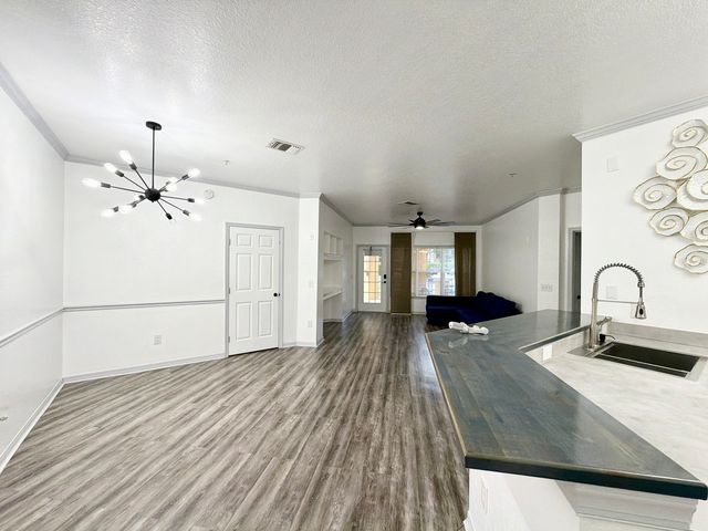 3615 Conroy Rd #611, Orlando, FL 32839