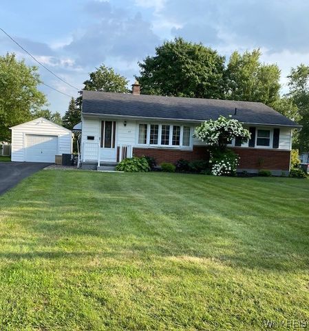 615 Lockport St, Youngstown, NY 14174