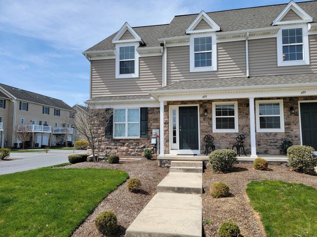 693 Brentwood Dr, Lititz, PA 17543