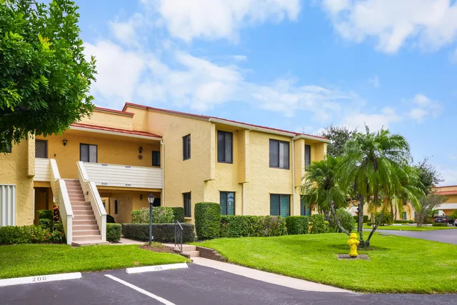 5363 SE Miles Grant Road #106, Stuart, FL 34997