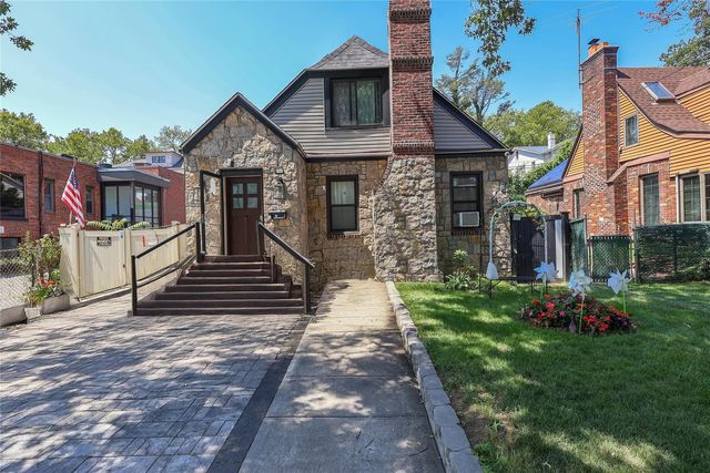 8684 188th Street, Hollis, NY 11423