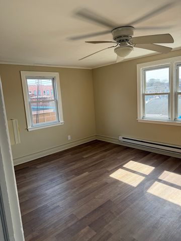 33 W  Main St #6, Plainville, CT 06062