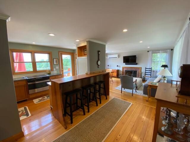 123 Looking Glass Hill Rd, Morris, CT 06763