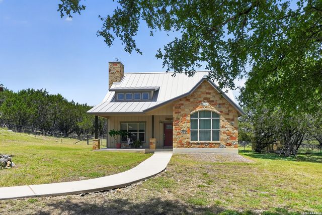 306 Saddle Mountain Dr., Boerne, TX 78006