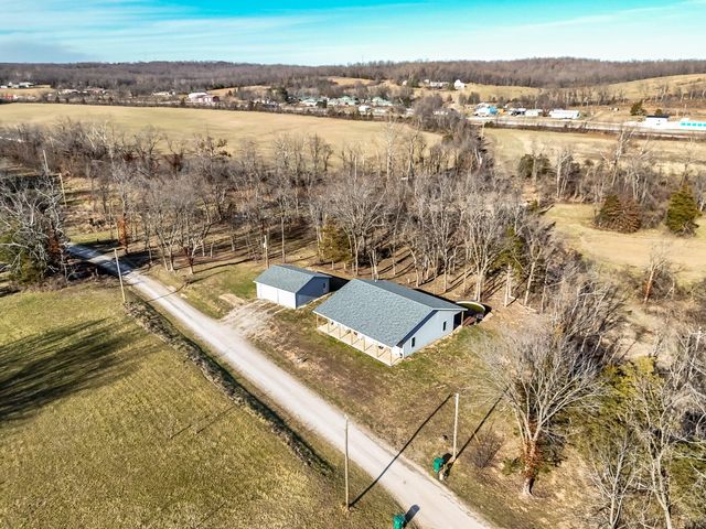 410 Barr West Road, Cabool, MO 65689