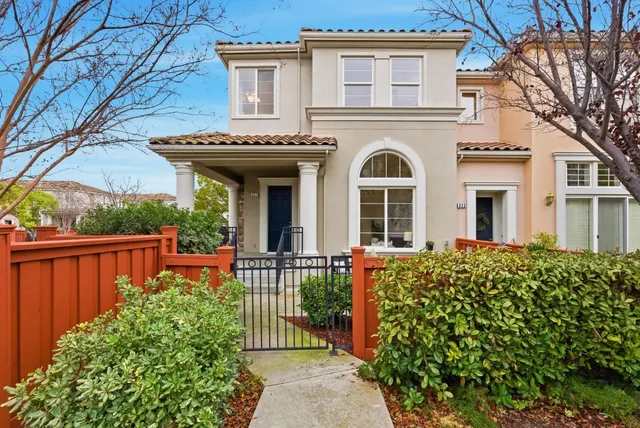 327 Vista Roma Way, San Jose, CA 95136