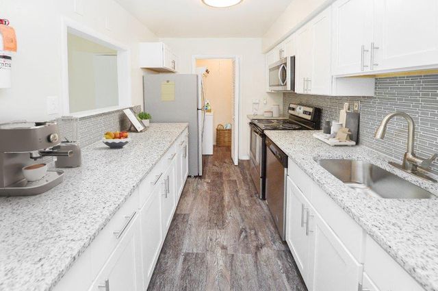 500 Meadowlake Dr #A021, Downingtown, PA 19335
