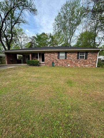 228 S  Vancouver Ave, Russellville, AR 72801
