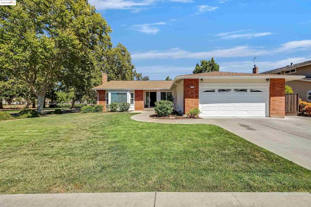 2802 Jones Gate Ct, Pleasanton, CA 94566