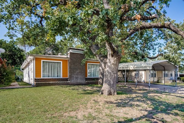 304 SE 19th St, Mineral Wells, TX 76067