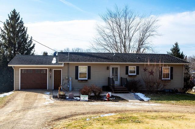11709 County Road VV, Cassville, WI 53806