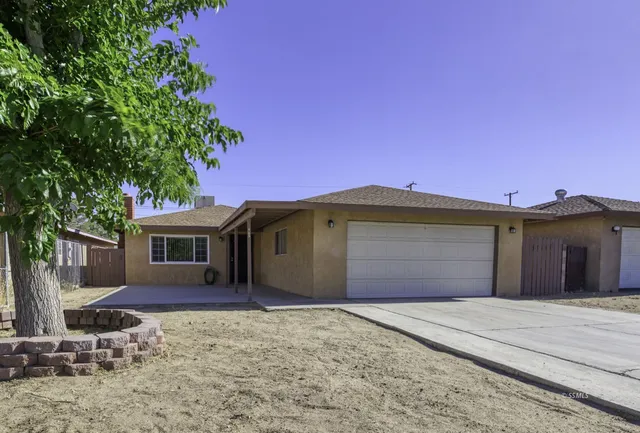 705 W  Graaf Ave, Ridgecrest, CA 93555