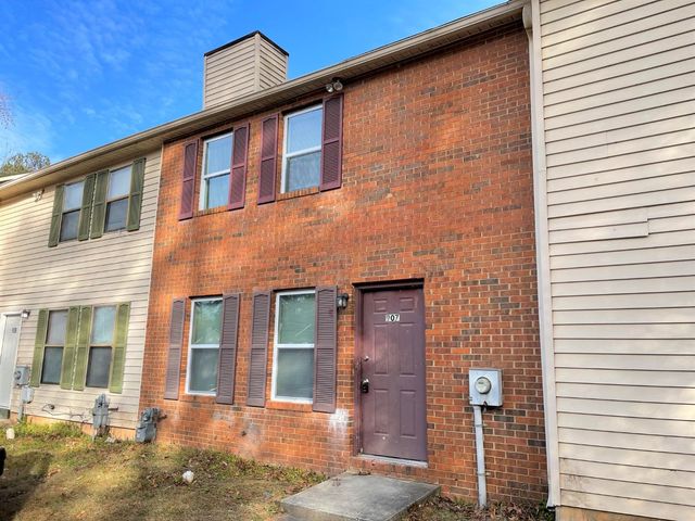 907 Silverwood Dr, Atlanta, GA 30349
