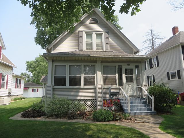 612 N  Pine St, Momence, IL 60954