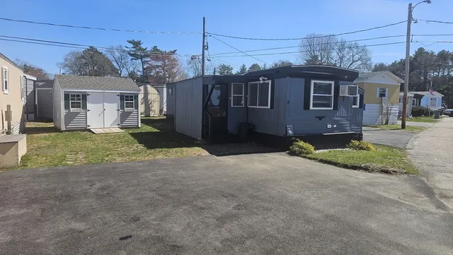 8 Gerald Dr, Middleboro, MA 02346