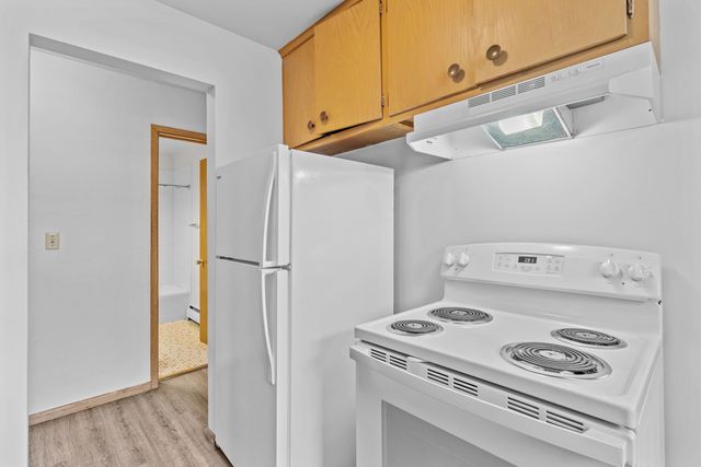 1845 Larpenteur Ave W #2, Saint Paul, MN 55113