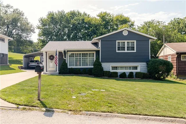 1219 Mound Dr, Atchison, KS 66002