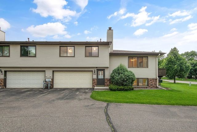 8705 N  Maplebrook Cir, Brooklyn Park, MN 55445