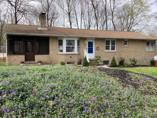 6 Lookout Ave, New Paltz, NY 12561