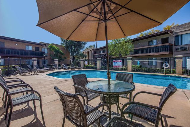 5205 San Bernardino St #502, Montclair, CA 91763