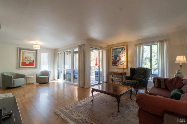 43 Forest Ln, San Rafael, CA 94903