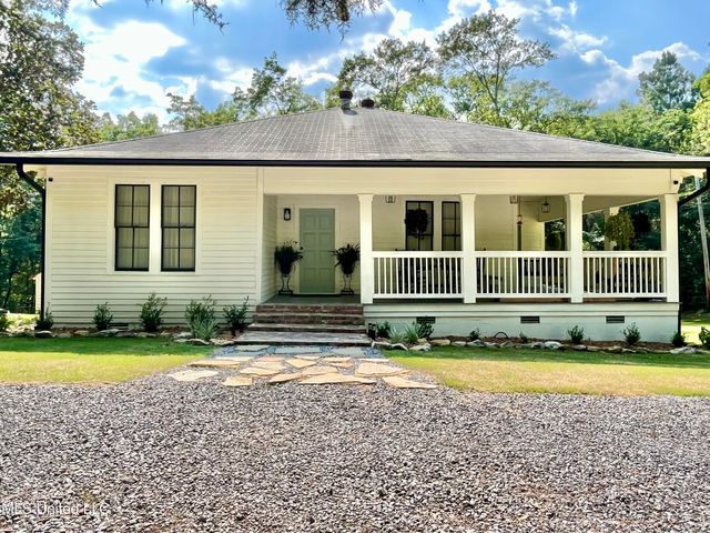 2195 County Line Rd, Crystal Springs, MS 39059