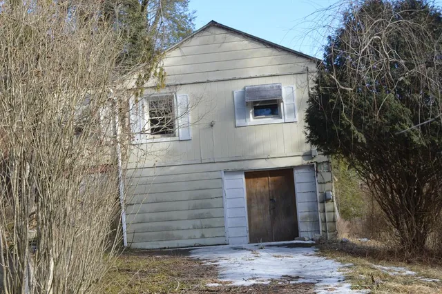 123 Mitchell Valley Dr, Marion, VA 24354