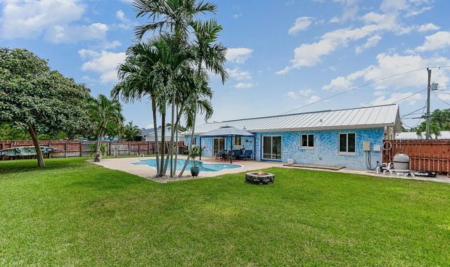 736 Ballard Dr, Melbourne, FL 32935