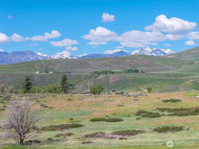 265 East Chewuch Road, Winthrop, WA 98862