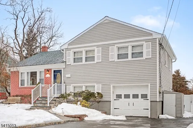 11 Terrace Ave, East orange, NJ 07052