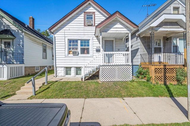 2135 South 15th PLACE, Milwaukee, WI 53215