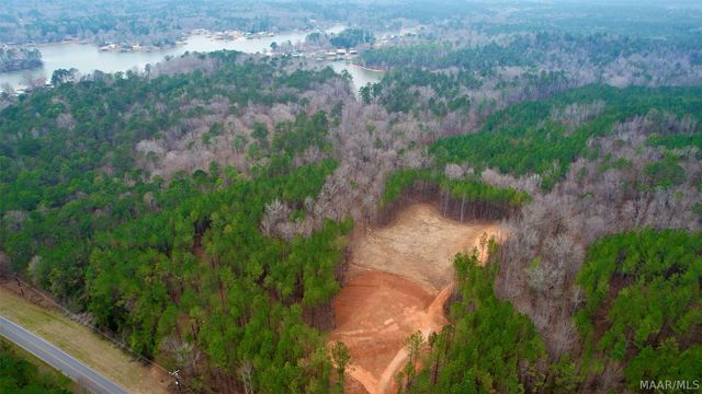 2726 Old Susanna Rd, Dadeville, AL 36853