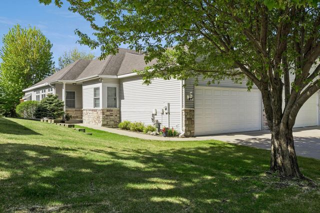 724 Gilfillan Ln, Saint Paul, MN 55127