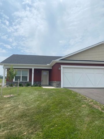 508 Dripping Spring Dr, Hedgesville, WV 25427