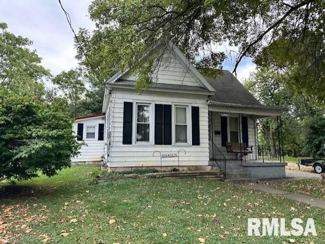 636 N  East St, Jacksonville, IL 62650