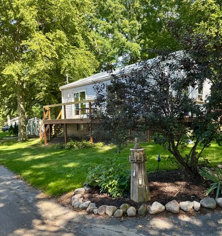 12712 Elton St NE, Gowen, MI 49326