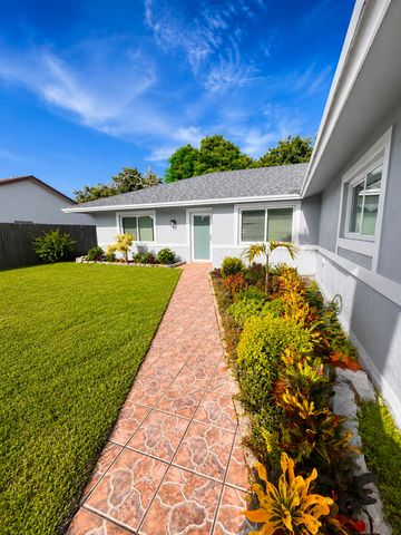 7434 Thatcher Ave, Lake Worth, FL 33462