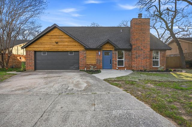 5511 Parliament Dr, Arlington, TX 76017