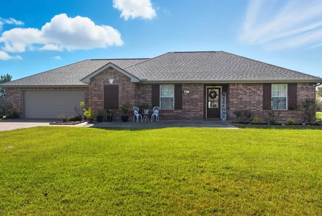 2613 E  Robinwood Dr, Lake Charles, LA 70611