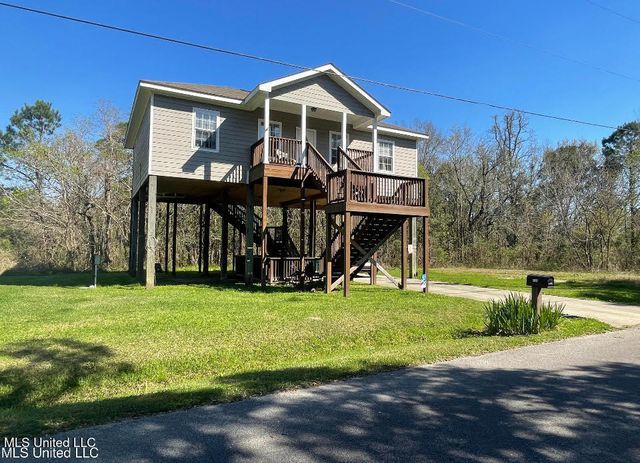 6102 Lepoma Ave, Biloxi, MS 39532