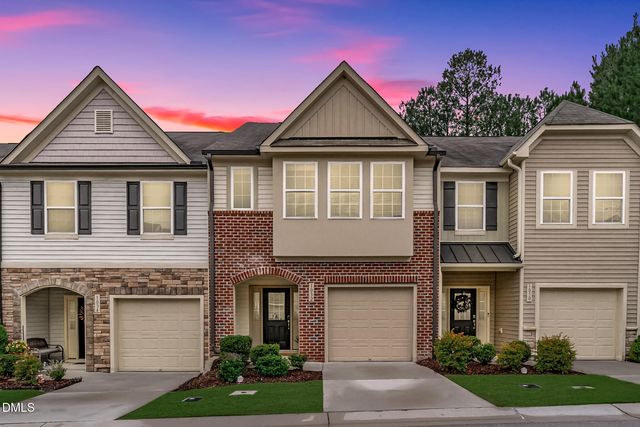 1032 Amber Shadow Dr, Durham, NC 27703