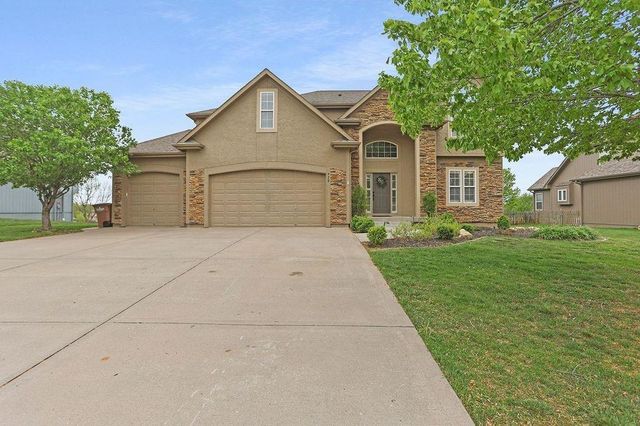 428 Pierse Hollow St, Raymore, MO 64083