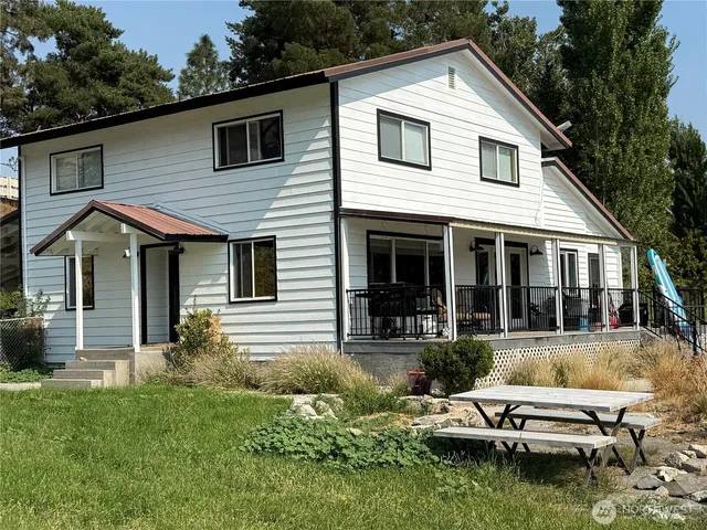171 B Sunset Drive W, Brewster, WA 98812