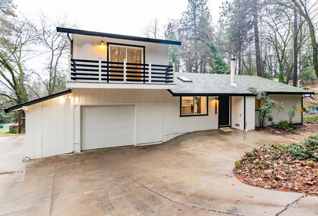 15671 Carrie Dr, Grass Valley, CA 95949